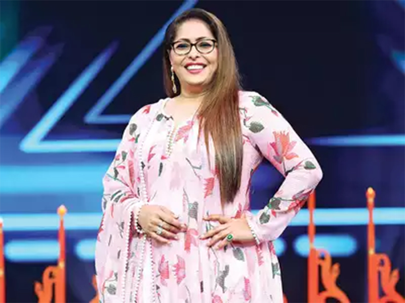 Geeta Kapur Biography 2024 (Geeta Maa) Age, Weight, Husband, Family ...